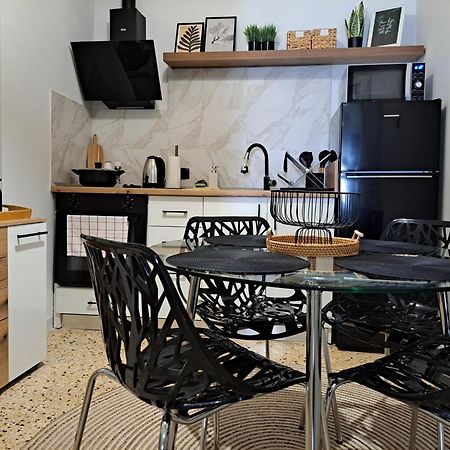 Stylish City Center Apartment سيرس المظهر الخارجي الصورة