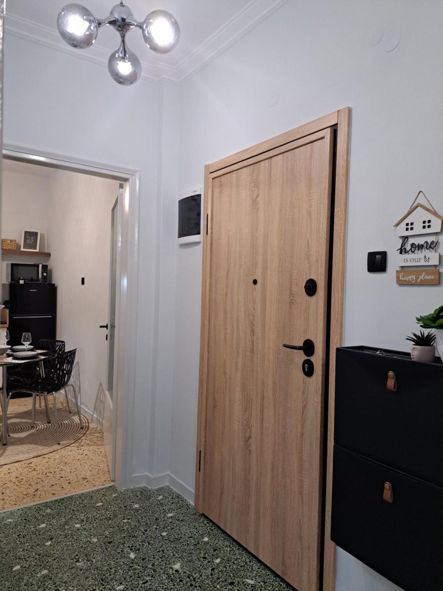 Stylish City Center Apartment سيرس المظهر الخارجي الصورة
