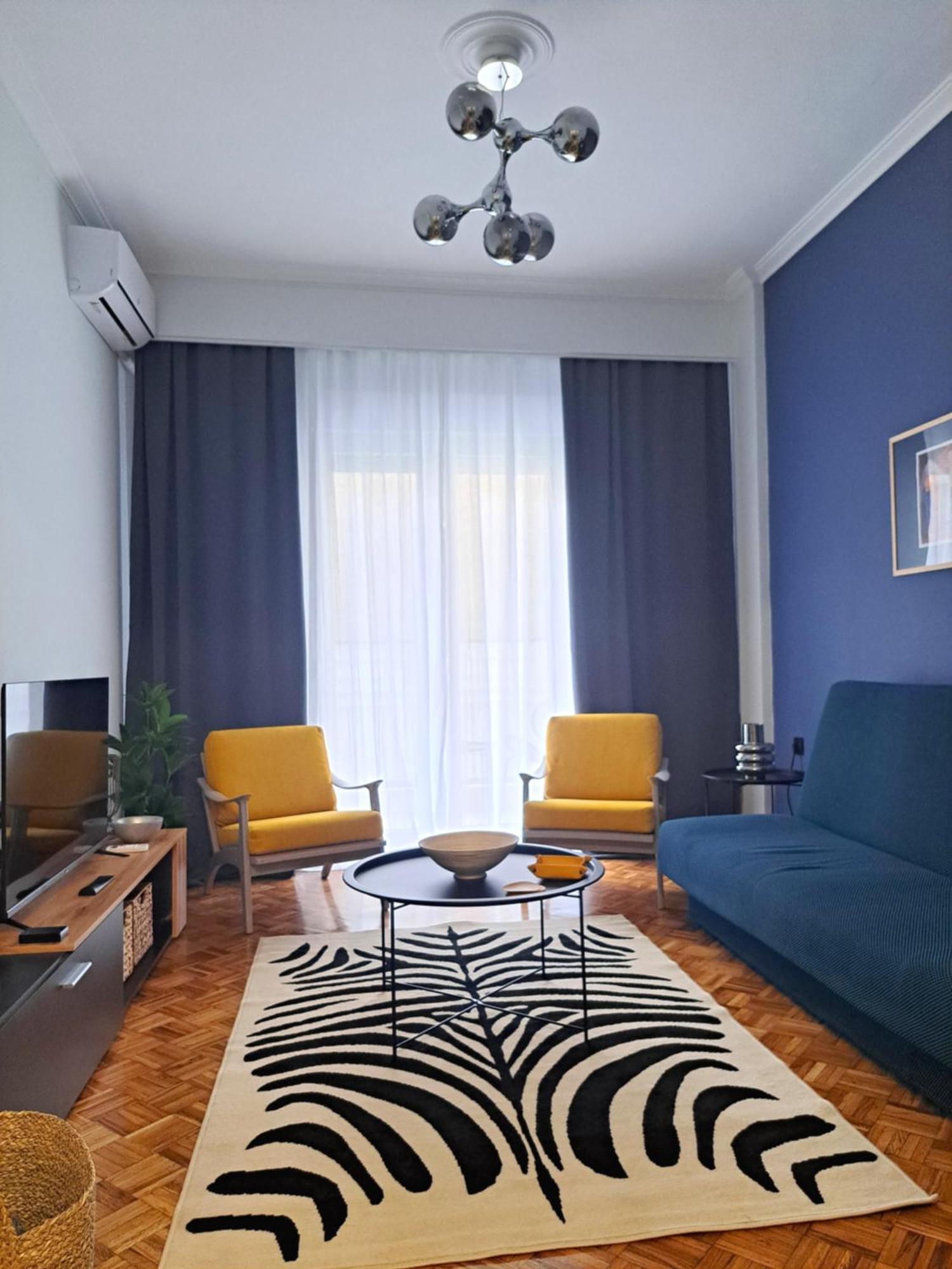 Stylish City Center Apartment سيرس المظهر الخارجي الصورة