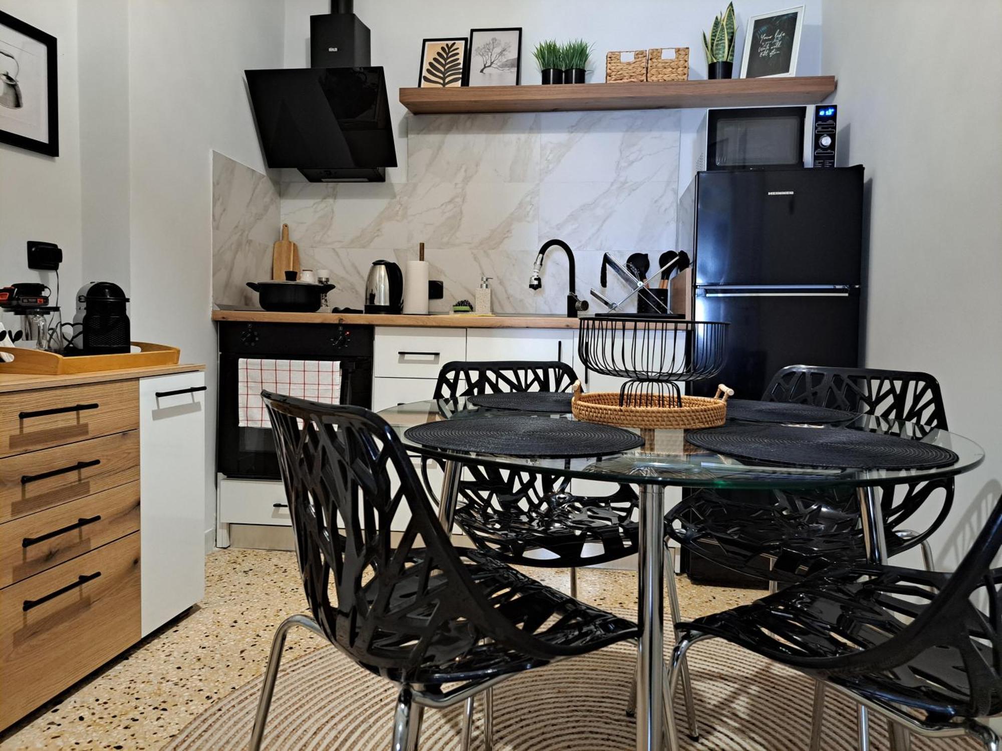 Stylish City Center Apartment سيرس المظهر الخارجي الصورة