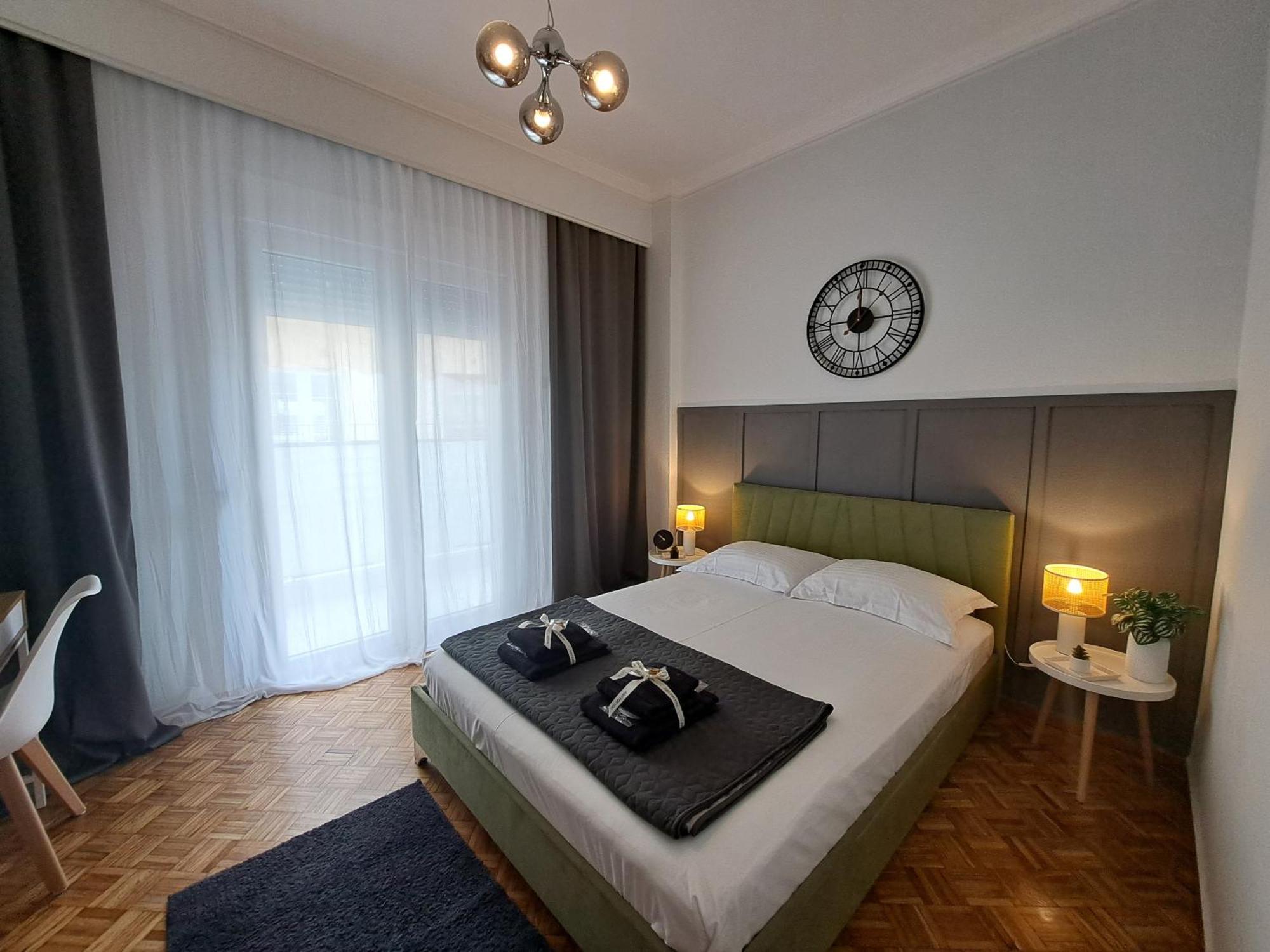 Stylish City Center Apartment سيرس المظهر الخارجي الصورة